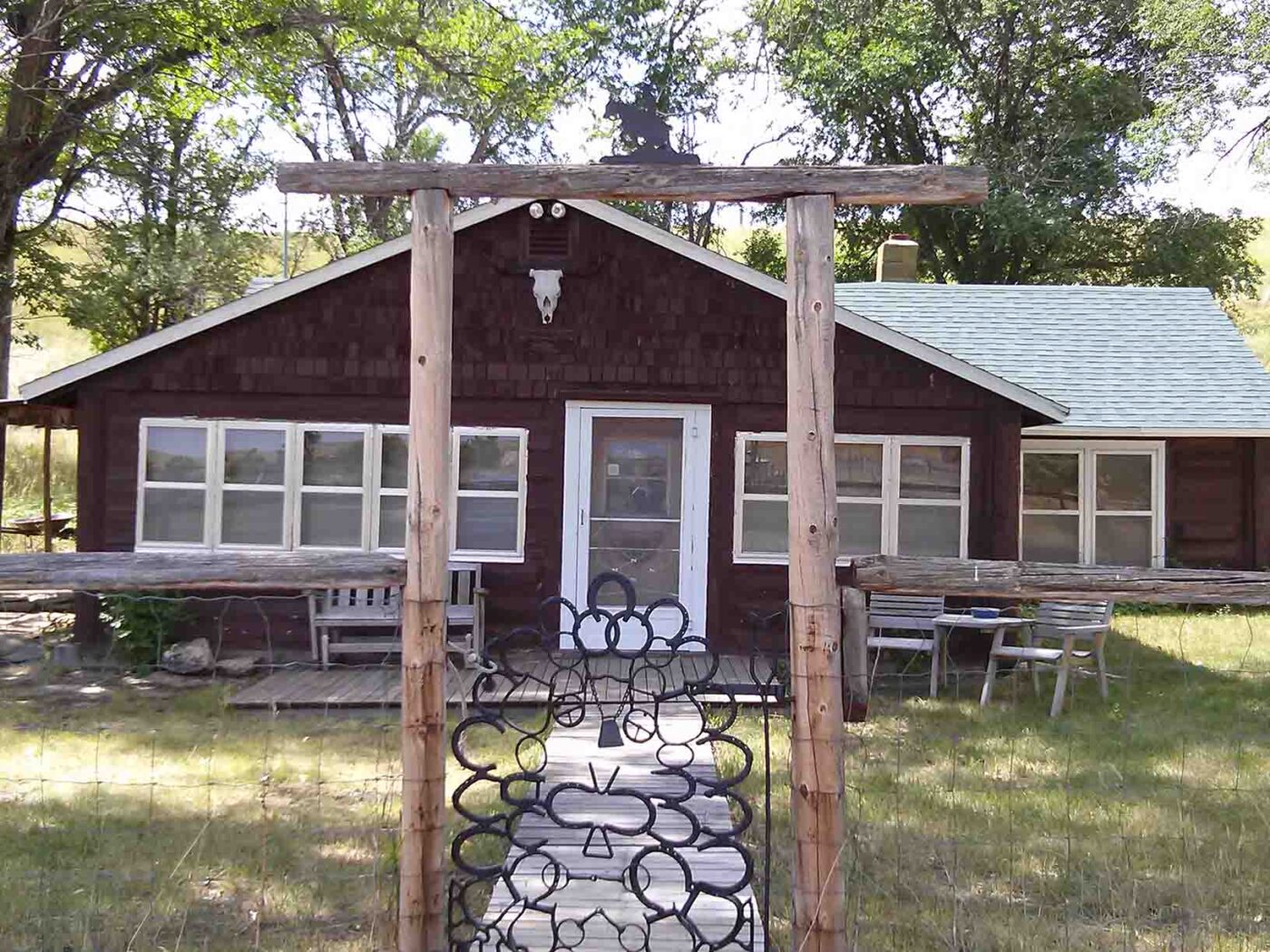 triangle-ranch-cabin-under-the-hill-1